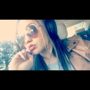 Meet your Posher, Marissa